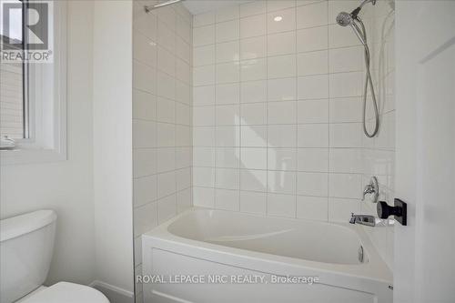 46 Beachwalk Crescent, Fort Erie, ON - Indoor Photo Showing Bathroom