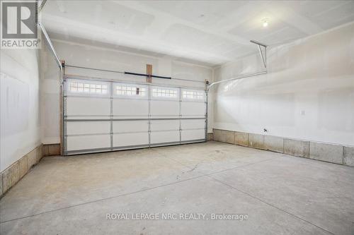 46 Beachwalk Crescent, Fort Erie, ON - Indoor Photo Showing Garage