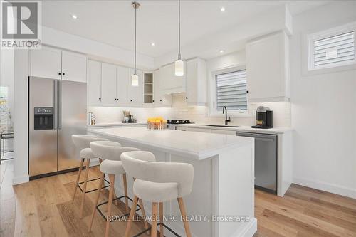 46 Beachwalk Crescent, Fort Erie, ON - Indoor Photo Showing Kitchen With Upgraded Kitchen