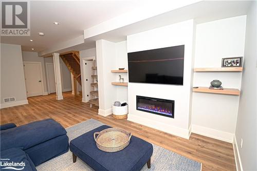 25 Sorensen Court Unit# 5, Niagara-On-The-Lake, ON - Indoor Photo Showing Living Room With Fireplace