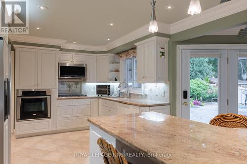 2550 Noella Crescent, Niagara Falls, ON - Indoor Photo Showing Kitchen