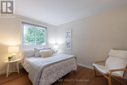 2550 Noella Crescent, Niagara Falls, ON - Indoor Photo Showing Bedroom