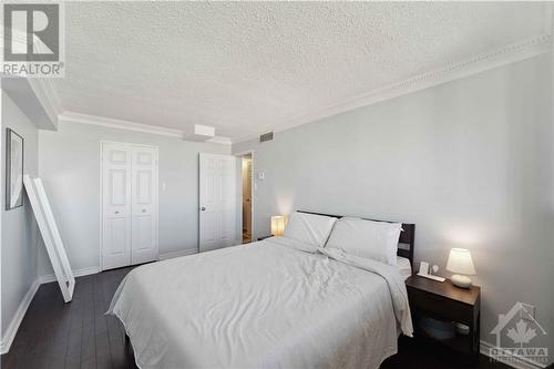 530 Laurier Avenue W Unit#1608, Ottawa, ON - Indoor Photo Showing Bedroom