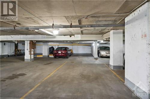 530 Laurier Avenue W Unit#1608, Ottawa, ON - Indoor Photo Showing Garage