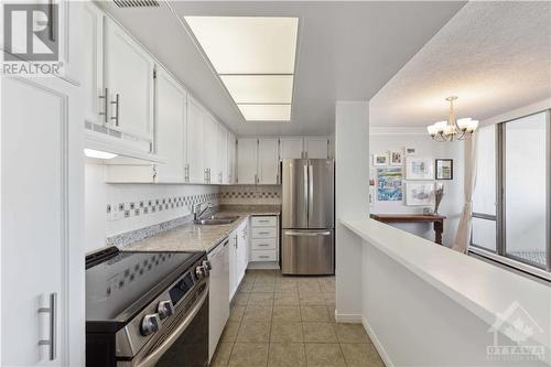 530 Laurier Avenue W Unit#1608, Ottawa, ON - Indoor Photo Showing Kitchen With Double Sink