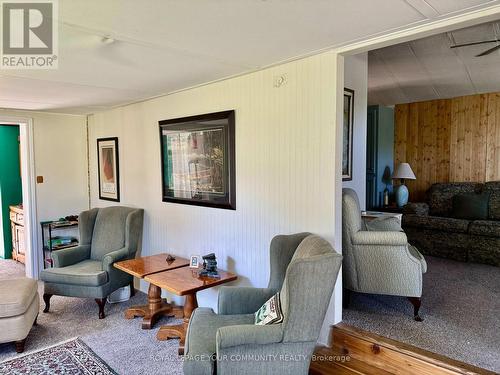 340 - 285 Crydermans Side Road, Georgina (Baldwin), ON - Indoor Photo Showing Living Room