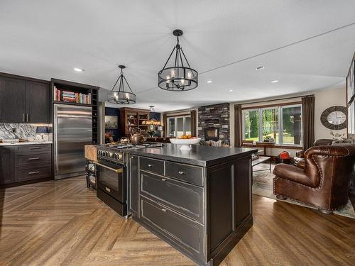 595 Durango Drive, Kamloops, BC - Indoor Photo Showing Kitchen