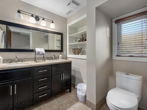 595 Durango Drive, Kamloops, BC - Indoor Photo Showing Bathroom