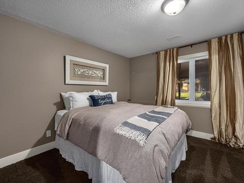 595 Durango Drive, Kamloops, BC - Indoor Photo Showing Bedroom