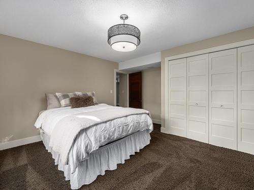 595 Durango Drive, Kamloops, BC - Indoor Photo Showing Bedroom