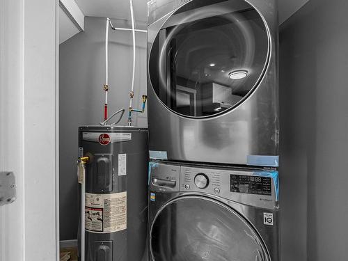 8960 Badger Drive, Kamloops, BC - Indoor Photo Showing Laundry Room