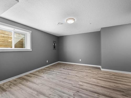 8960 Badger Drive, Kamloops, BC - Indoor Photo Showing Other Room