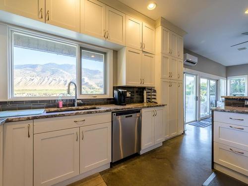 5050 Kipp Road, Kamloops, BC - Indoor Photo Showing Kitchen