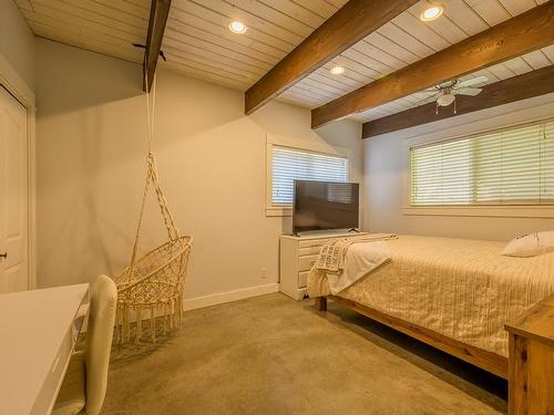 5050 Kipp Road, Kamloops, BC - Indoor Photo Showing Bedroom