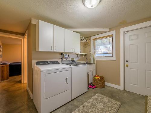 5050 Kipp Road, Kamloops, BC - Indoor Photo Showing Laundry Room