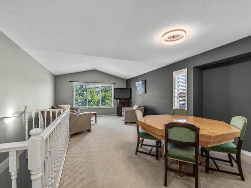 2374 Bramble Lane, Kamloops, BC - Indoor Photo Showing Dining Room