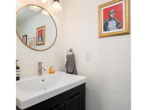 305-1039 Linden Ave, Victoria, BC - Indoor Photo Showing Bathroom