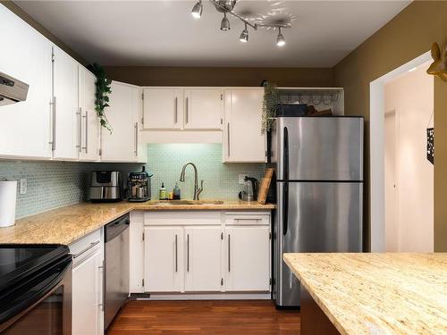 305-1039 Linden Ave, Victoria, BC - Indoor Photo Showing Kitchen With Double Sink