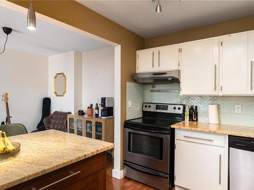 305-1039 Linden Ave, Victoria, BC - Indoor Photo Showing Kitchen