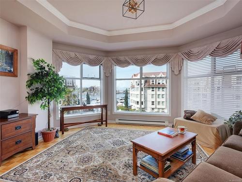 308-165 Kimta Rd, Victoria, BC - Indoor Photo Showing Living Room