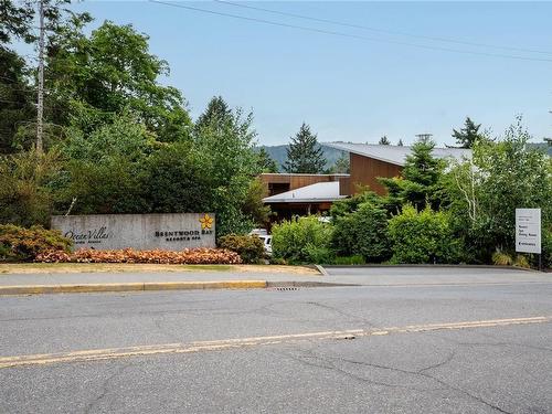 205-7098 Wallace Dr, Central Saanich, BC - Outdoor