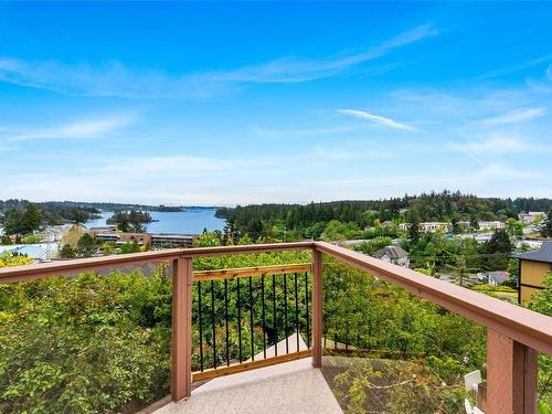 326 Damon Dr, View Royal, BC 