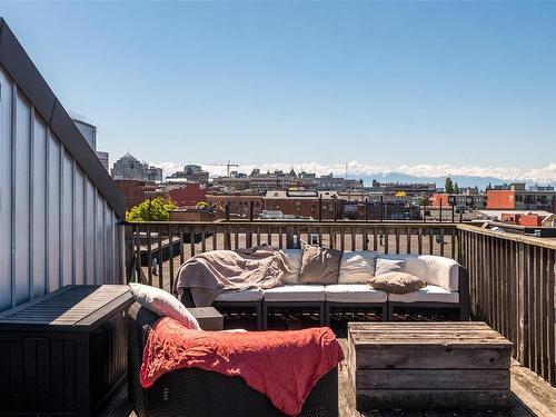 302-555 Chatham St, Victoria, BC - Outdoor