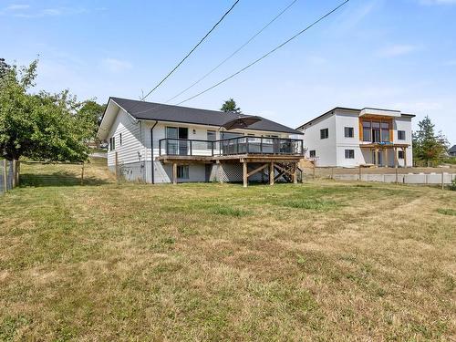 5626 1St St, Union Bay, BC 