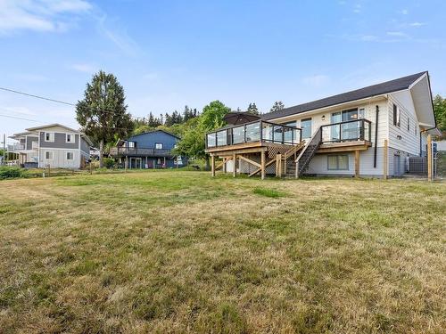 5626 1St St, Union Bay, BC 