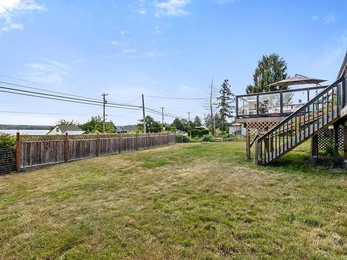 5626 1St St, Union Bay, BC 