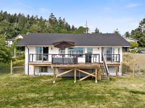 5626 1St St, Union Bay, BC 