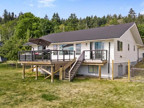 5626 1St St, Union Bay, BC 