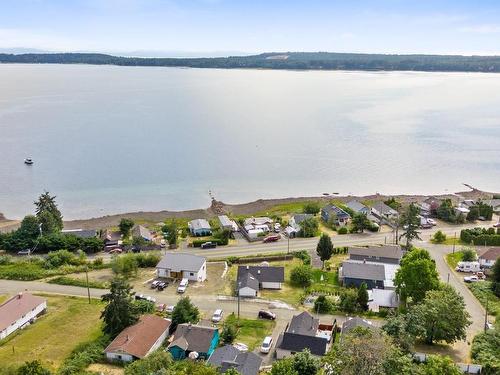 5626 1St St, Union Bay, BC 