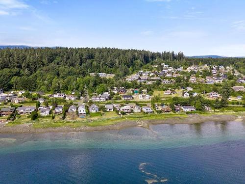 5626 1St St, Union Bay, BC 