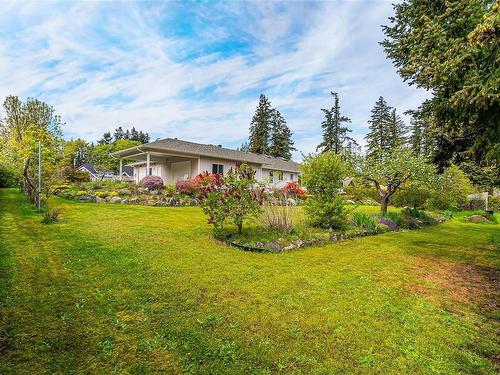 671 Meadow Dr, Parksville, BC 