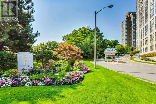 203 - 205 Wynford Drive, Toronto (Flemingdon Park), ON - Outdoor