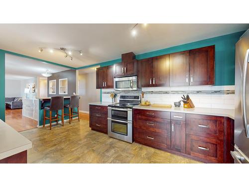 2625 5Th Street S, Cranbrook, BC - Indoor Photo Showing Kitchen