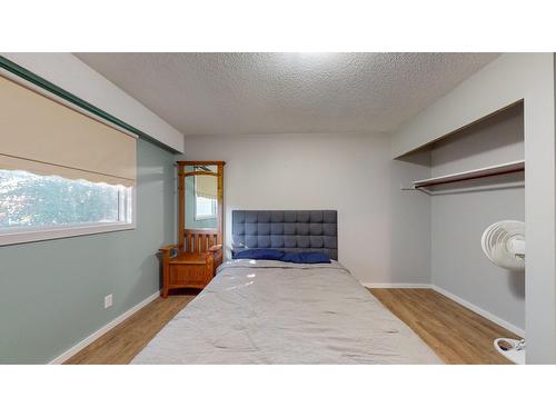 2625 5Th Street S, Cranbrook, BC - Indoor Photo Showing Bedroom