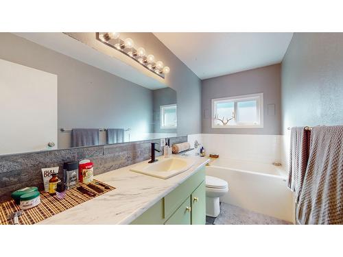 2625 5Th Street S, Cranbrook, BC - Indoor Photo Showing Bathroom