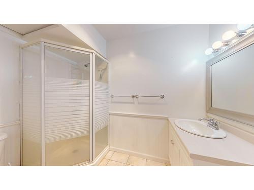 2625 5Th Street S, Cranbrook, BC - Indoor Photo Showing Bathroom