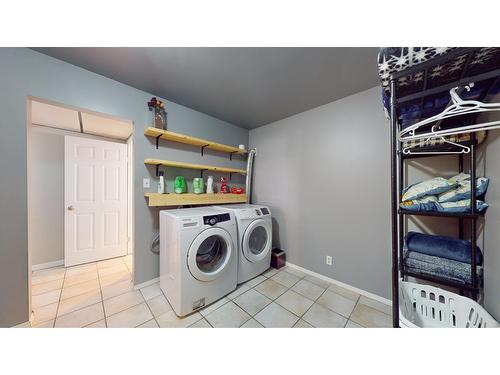 2625 5Th Street S, Cranbrook, BC - Indoor Photo Showing Laundry Room