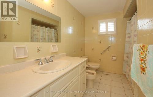 112 Arleta Avenue, Toronto, ON - Indoor Photo Showing Bathroom