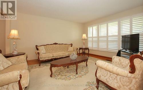 112 Arleta Avenue, Toronto, ON - Indoor Photo Showing Living Room