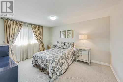 226 Poole Drive, Oakville, ON - Indoor Photo Showing Bedroom