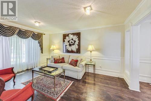 226 Poole Drive, Oakville, ON - Indoor Photo Showing Living Room