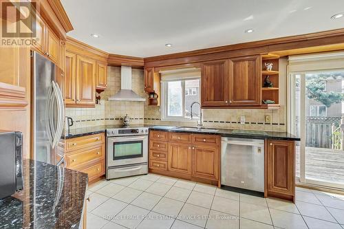 226 Poole Drive, Oakville, ON - Indoor Photo Showing Kitchen With Stainless Steel Kitchen With Double Sink