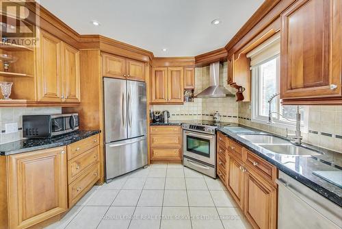 226 Poole Drive, Oakville, ON - Indoor Photo Showing Kitchen With Stainless Steel Kitchen With Double Sink