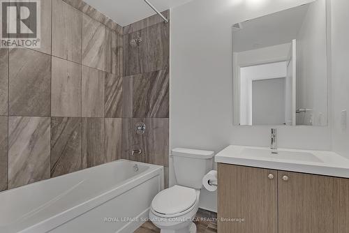 111 - 60 George Butchart Drive, Toronto (Downsview-Roding-Cfb), ON - Indoor Photo Showing Bathroom