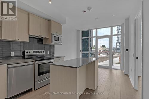 111 - 60 George Butchart Drive, Toronto (Downsview-Roding-Cfb), ON - Indoor Photo Showing Kitchen