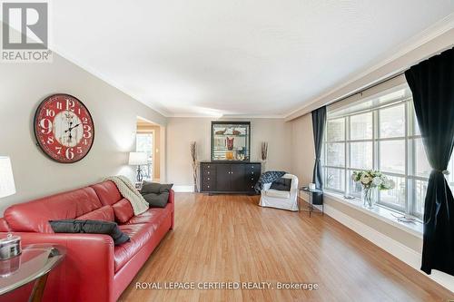 62 Hillside Drive, Brampton (Westgate), ON - Indoor Photo Showing Living Room